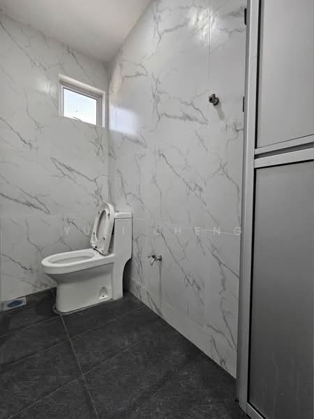 1-storey Terraced House for Sale in Taman Puteri Wangsa (Ulu Tiram) - Yuki Cheng - Bathroom - PropertyGuru.com.my