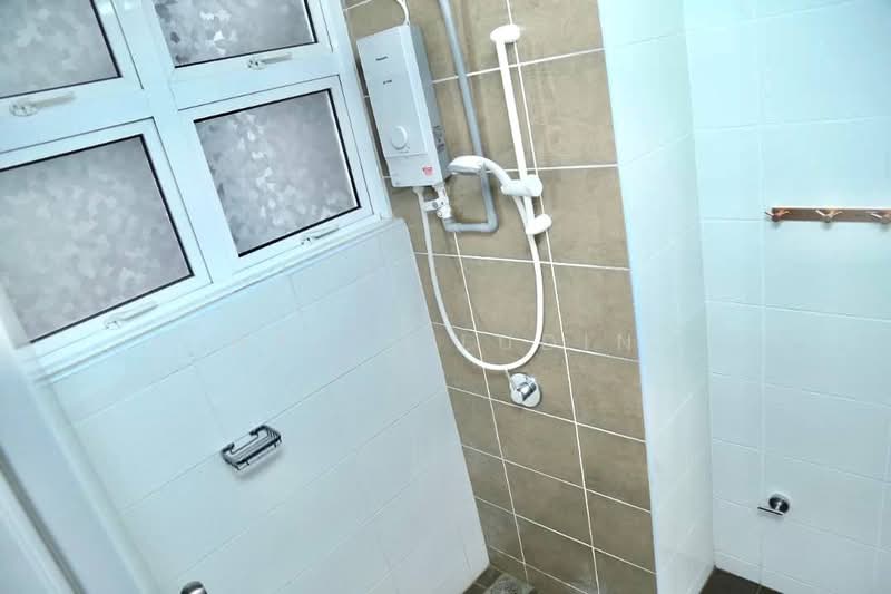 Kondominium untuk Disewa di Dwiputra Residences - Hasif Ludin - Bathroom - PropertyGuru.com.my