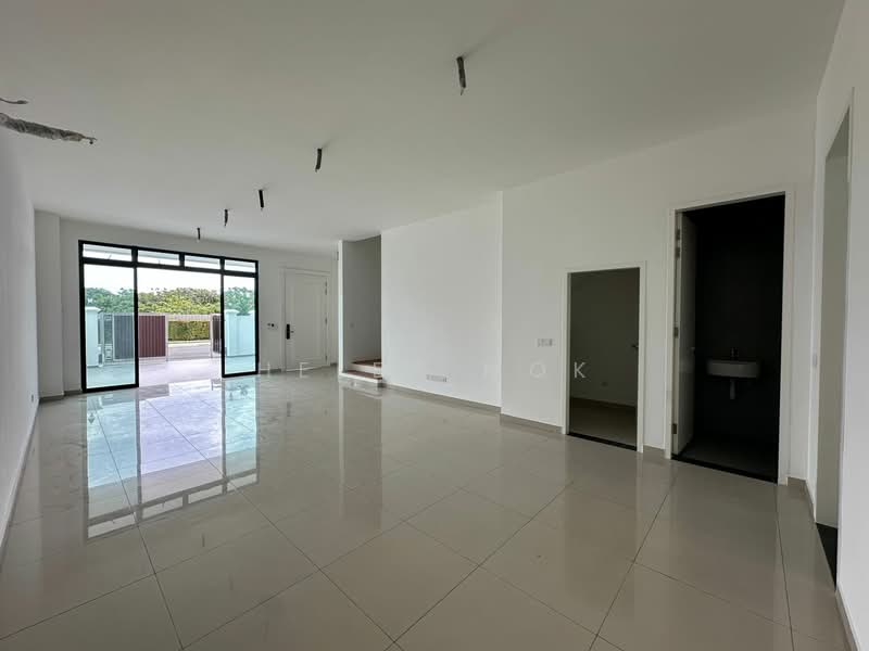 Rumah Teres 2 Tingkat untuk Dijual di Johor Bahru (Johor) - Helen Mok - Living Room - PropertyGuru.com.my