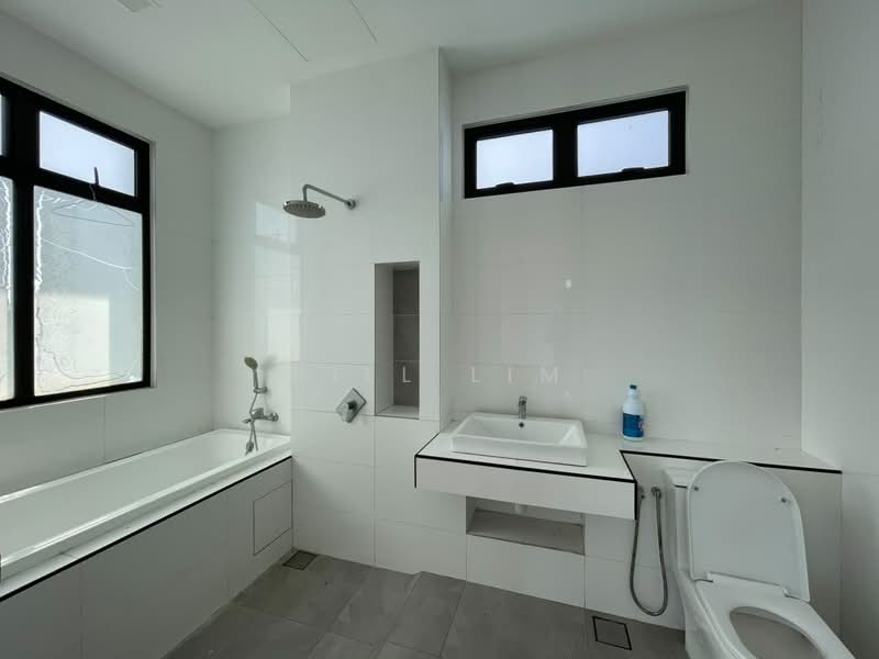 Bungalow House for Sale in Kuala Selangor (Selangor) - Bill Lim - Bathroom - PropertyGuru.com.my