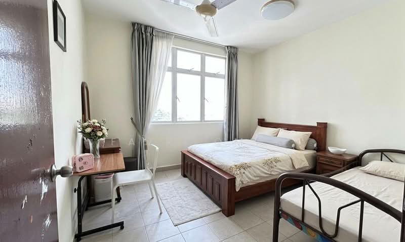 Pangsapuri untuk Dijual di Larai Apartment Presint 6 @ Putrajaya - Fazri Omar - Bedroom - PropertyGuru.com.my