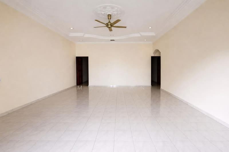 Rumah Berkembar untuk Dijual di Taman Sri Kluang (Kluang) - May Tan - Living Room - PropertyGuru.com.my