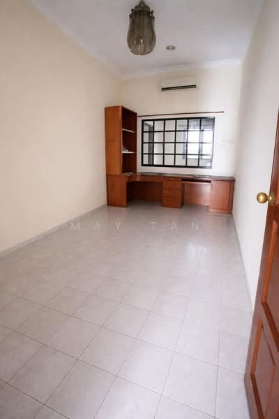 Rumah Berkembar untuk Dijual di Taman Sri Kluang (Kluang) - May Tan - Study - PropertyGuru.com.my
