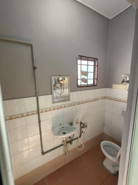 Rumah Teres 2 Tingkat untuk Dijual di Taman Kajang Prima (Kajang) - Sylvester Goh - Bathroom - PropertyGuru.com.my