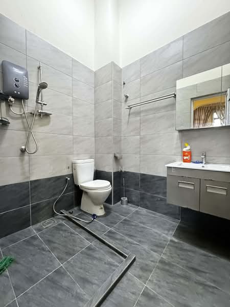 Rumah Teres 2 Tingkat untuk Dijual di Puchong (Selangor) - Jayden Lee - Bathroom - PropertyGuru.com.my