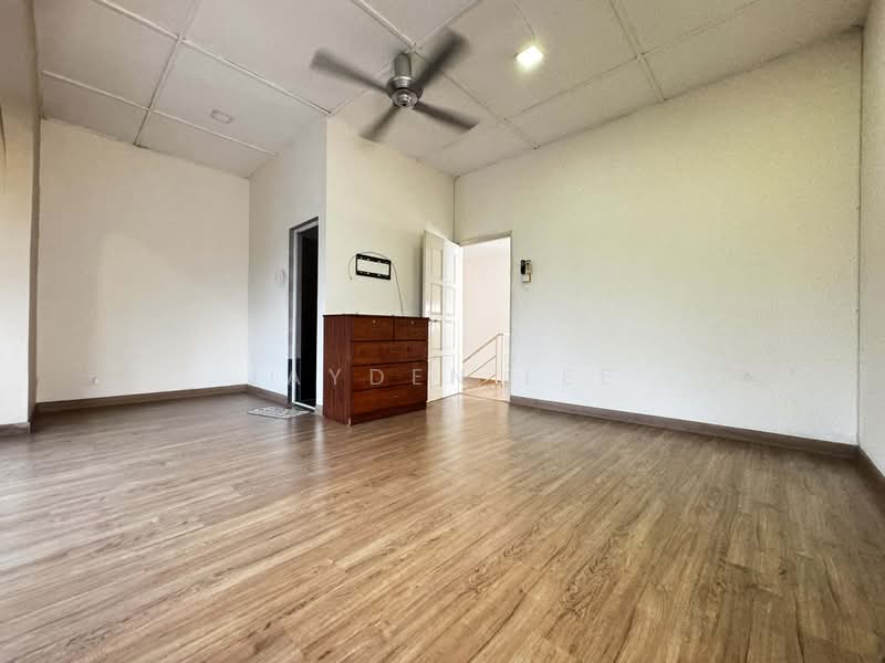 Rumah Teres 2 Tingkat untuk Dijual di Puchong (Selangor) - Jayden Lee - Living Room - PropertyGuru.com.my