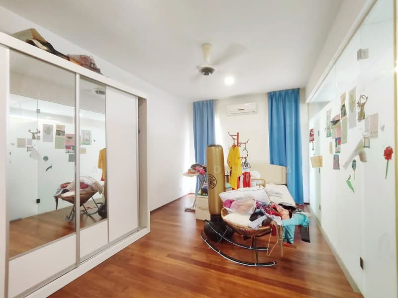 Bungalow for Sale in Lakefront Villa (Cyberjaya) - Fauzi Abdullah - Bedroom - PropertyGuru.com.my