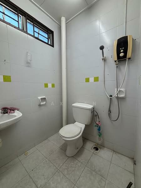 Rumah Teres 2 Tingkat untuk Disewa di Taman Desa Tebrau (Tebrau) - Max Kan - Bathroom - PropertyGuru.com.my