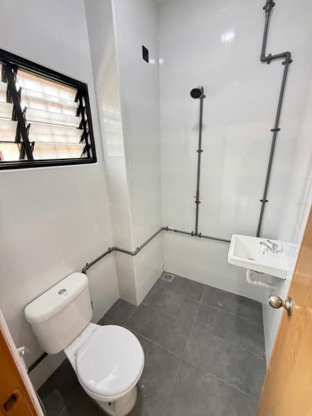 Rumah Teres untuk Disewa di Shah Alam (Selangor) - Tom Yip - Bathroom - PropertyGuru.com.my