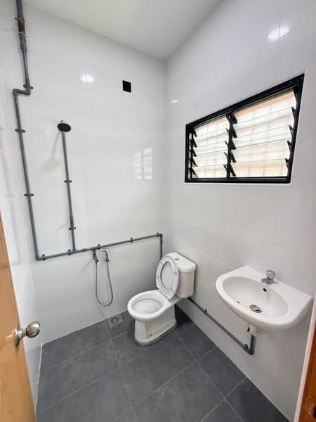 Rumah Teres untuk Disewa di Shah Alam (Selangor) - Tom Yip - Bathroom - PropertyGuru.com.my
