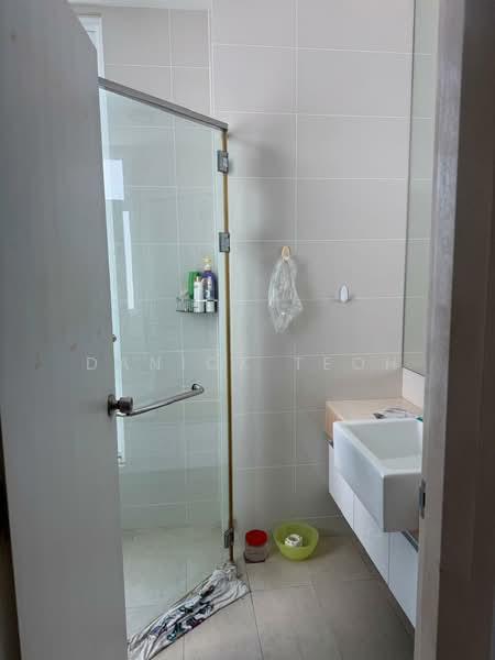 Kondominium untuk Disewa di Ferringhi Residence - Danick Teoh - Bathroom - PropertyGuru.com.my