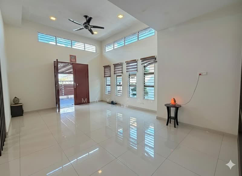 Rumah Berkembar untuk Dijual di Taman Sri Kluang (Kluang) - May Tan - Living Room - PropertyGuru.com.my