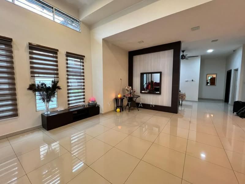Rumah Berkembar untuk Dijual di Taman Sri Kluang (Kluang) - May Tan - Living Room - PropertyGuru.com.my