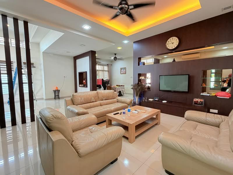 Rumah Berkembar untuk Dijual di Taman Sri Kluang (Kluang) - May Tan - Living Room - PropertyGuru.com.my