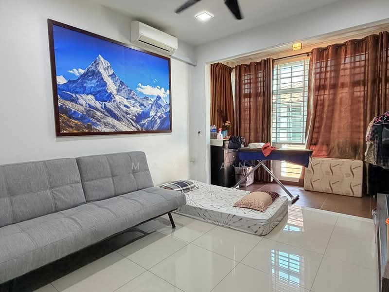 Rumah Berkembar untuk Dijual di Taman Sri Kluang (Kluang) - May Tan - Living Room - PropertyGuru.com.my