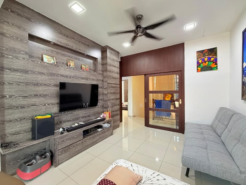 Rumah Berkembar untuk Dijual di Taman Sri Kluang (Kluang) - May Tan - Living Room - PropertyGuru.com.my