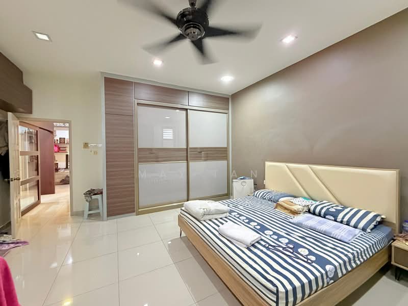 Rumah Berkembar untuk Dijual di Taman Sri Kluang (Kluang) - May Tan - Bedroom - PropertyGuru.com.my