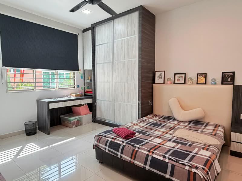 Rumah Berkembar untuk Dijual di Taman Sri Kluang (Kluang) - May Tan - Bedroom - PropertyGuru.com.my