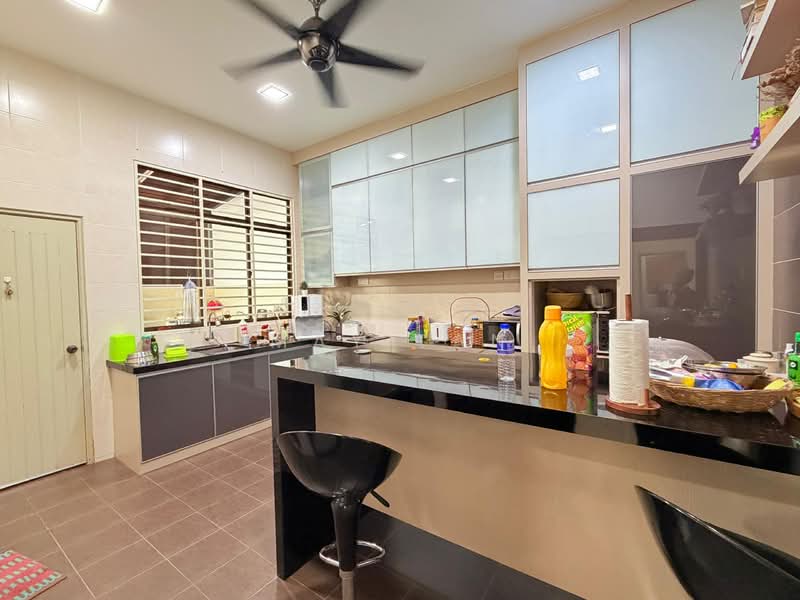 Rumah Berkembar untuk Dijual di Taman Sri Kluang (Kluang) - May Tan - Kitchen - PropertyGuru.com.my