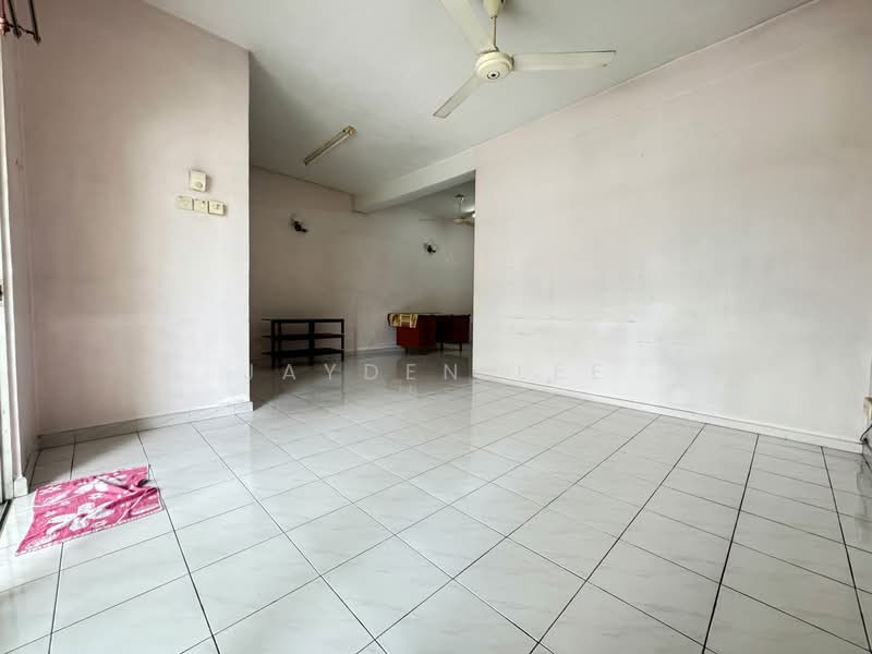 2-storey Terraced House for Sale in Puchong (Selangor) - Jayden Lee - Living Room - PropertyGuru.com.my