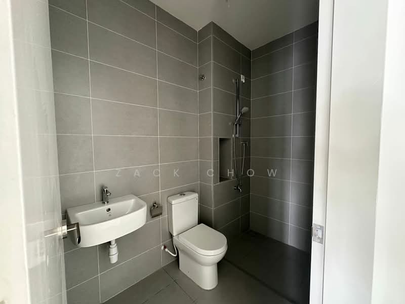 Rumah Teres 2 Tingkat untuk Dijual di Bandar Seri Alam (Masai) - Zack Chow - Bathroom - PropertyGuru.com.my