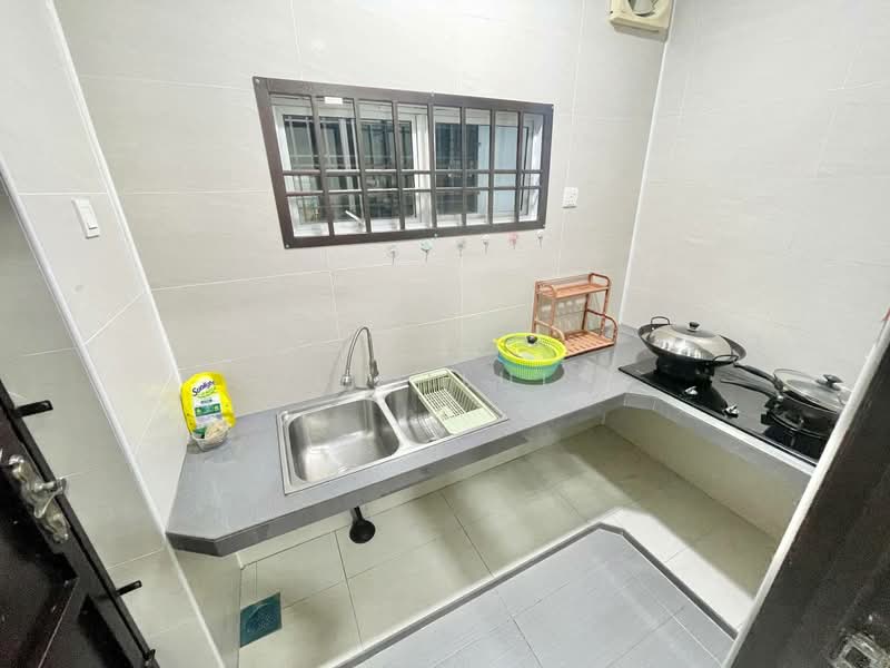 2-storey Terraced House for Rent in Taman Nusa Indah (Iskandar Puteri (Nusajaya)) - Lui Lui - Kitchen - PropertyGuru.com.my