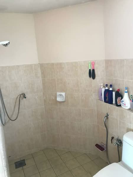 Kondominium untuk Dijual di Changkat View - Kent Tan - Bathroom - PropertyGuru.com.my