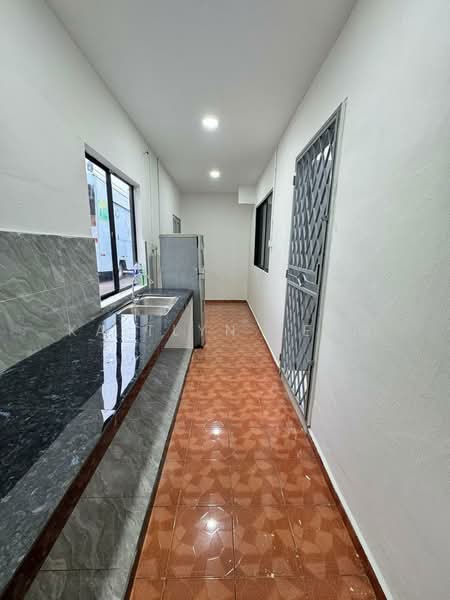 Rumah Teres 1 Tingkat untuk Dijual di Taman Ungku Tun Aminah (Skudai) - Kaitlyn Teng - Kitchen - PropertyGuru.com.my