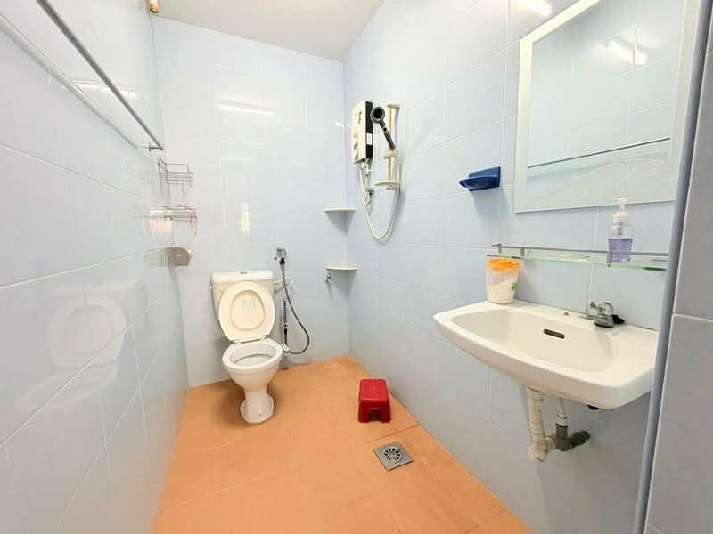 Rumah Teres 1 Tingkat untuk Dijual di Taman Sri Kluang (Kluang) - May Tan - Bathroom - PropertyGuru.com.my