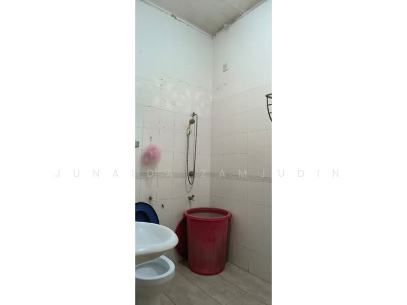 2-storey Terraced House for Sale in Taman Teluk Pulai (Klang) - Junaida Zamjudin - Bathroom - PropertyGuru.com.my