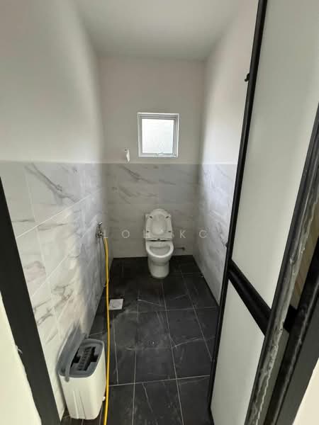 Shop for Rent in Selayang (Selangor) - Loh KC - Bathroom - PropertyGuru.com.my
