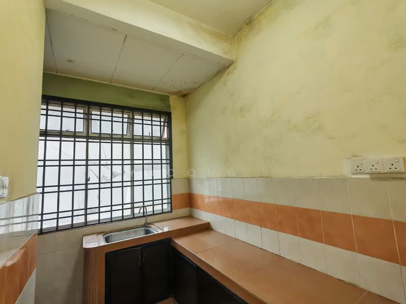 2-storey Terraced House for Sale in Taman Bestari Indah (Ulu Tiram) - Yucong . - Kitchen - PropertyGuru.com.my
