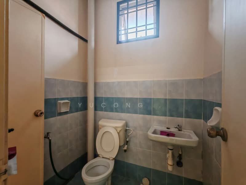 2-storey Terraced House for Sale in Taman Bestari Indah (Ulu Tiram) - Yucong . - Bathroom - PropertyGuru.com.my
