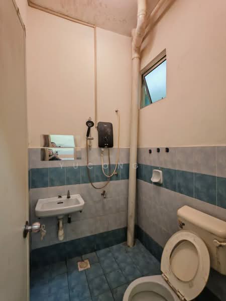 2-storey Terraced House for Sale in Taman Bestari Indah (Ulu Tiram) - Yucong . - Bathroom - PropertyGuru.com.my
