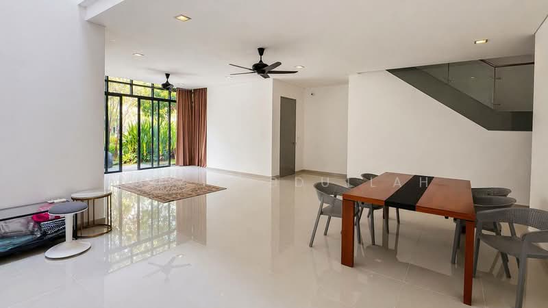 Bungalow for Sale in Perdana Lake View (Cyberjaya) - Fauzi Abdullah - Living Room - PropertyGuru.com.my