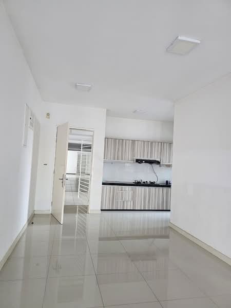 Kondominium untuk Dijual di Scenaria @ North Kiara Hills - Kam Tong - Kitchen - PropertyGuru.com.my