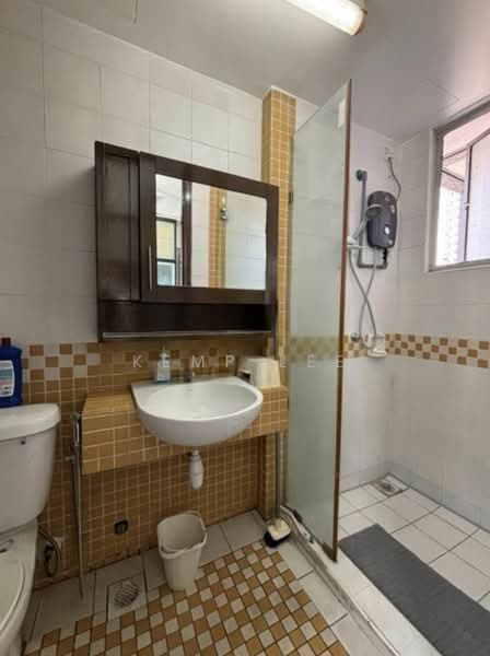 Kondominium untuk Disewa di Perdana Emerald - Kemp Lee - Bathroom - PropertyGuru.com.my