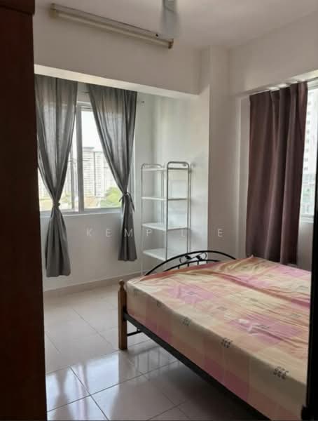 Kondominium untuk Disewa di Perdana Emerald - Kemp Lee - Second Bedroom - PropertyGuru.com.my