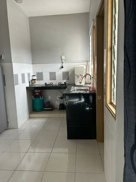 Rumah Teres 2 Tingkat untuk Disewa di Rawang (Selangor) - Sukor Abu Noh - Kitchen - PropertyGuru.com.my