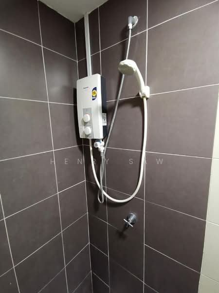 Servis Apartment untuk Disewa di DK Senza - Henry Saw - Bathroom - PropertyGuru.com.my