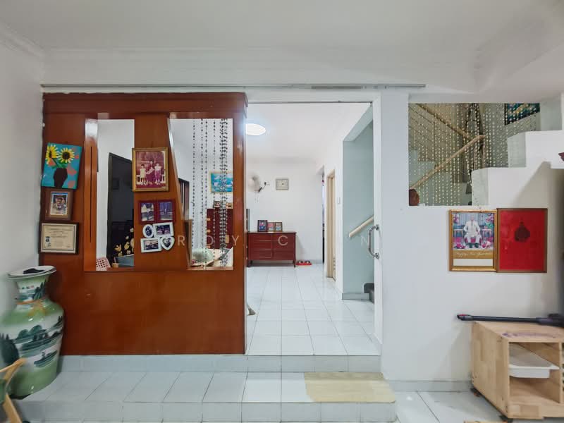 Rumah Teres 2 Tingkat untuk Dijual di Taman Mount Austin (Tebrau) - Roy Chan - Living Room - PropertyGuru.com.my