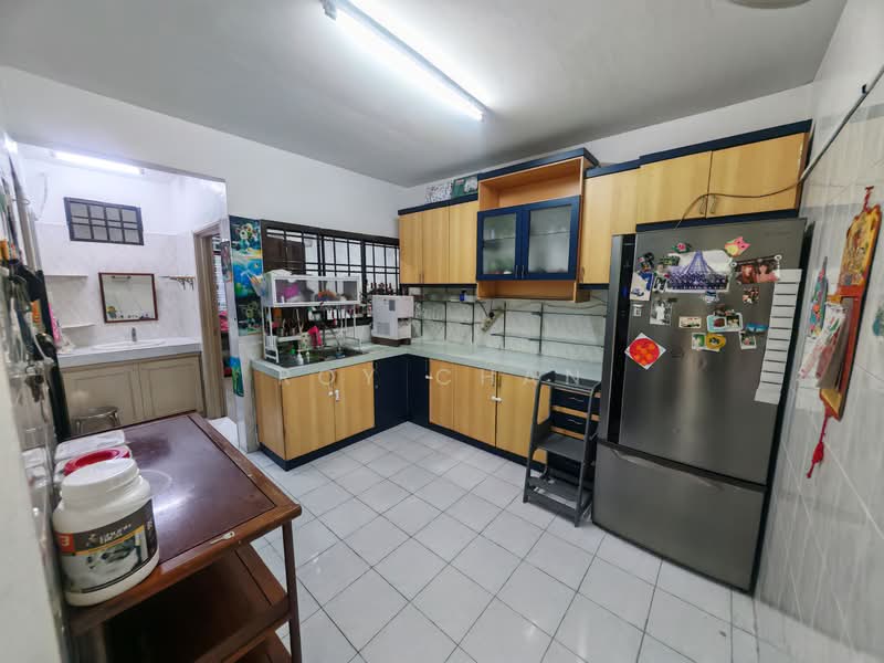 Rumah Teres 2 Tingkat untuk Dijual di Taman Mount Austin (Tebrau) - Roy Chan - Kitchen - PropertyGuru.com.my
