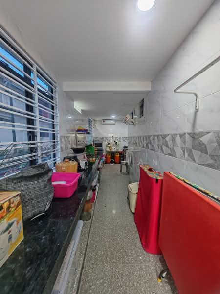 Rumah Teres 2 Tingkat untuk Dijual di Taman Mount Austin (Tebrau) - Roy Chan - Kitchen - PropertyGuru.com.my