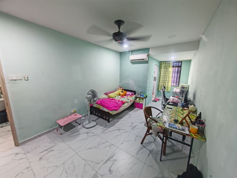 Rumah Teres 2 Tingkat untuk Dijual di Taman Mount Austin (Tebrau) - Roy Chan - Bedroom - PropertyGuru.com.my