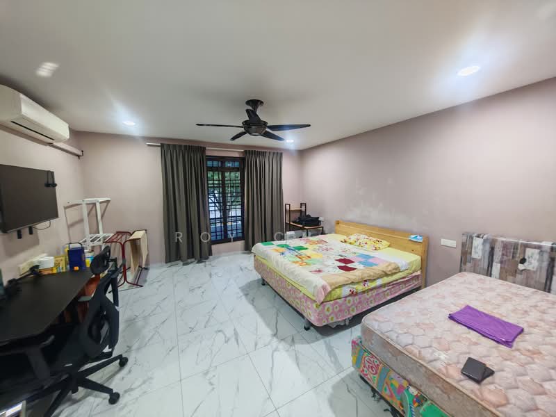 Rumah Teres 2 Tingkat untuk Dijual di Taman Mount Austin (Tebrau) - Roy Chan - Bedroom - PropertyGuru.com.my