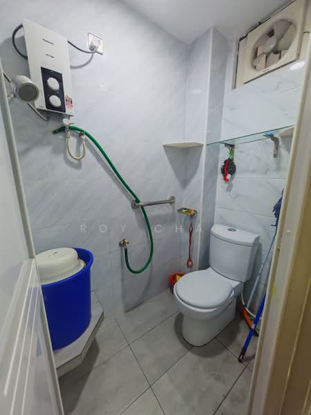 Rumah Teres 2 Tingkat untuk Dijual di Taman Mount Austin (Tebrau) - Roy Chan - Bathroom - PropertyGuru.com.my
