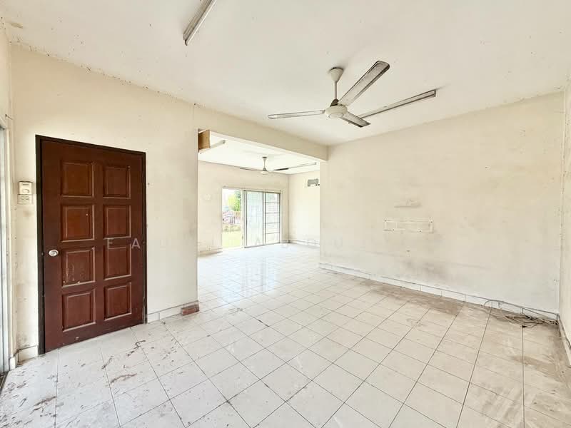 Terraced House for Sale in Bandar Botanic (Klang) - Fauzi Abdullah - Living Room - PropertyGuru.com.my