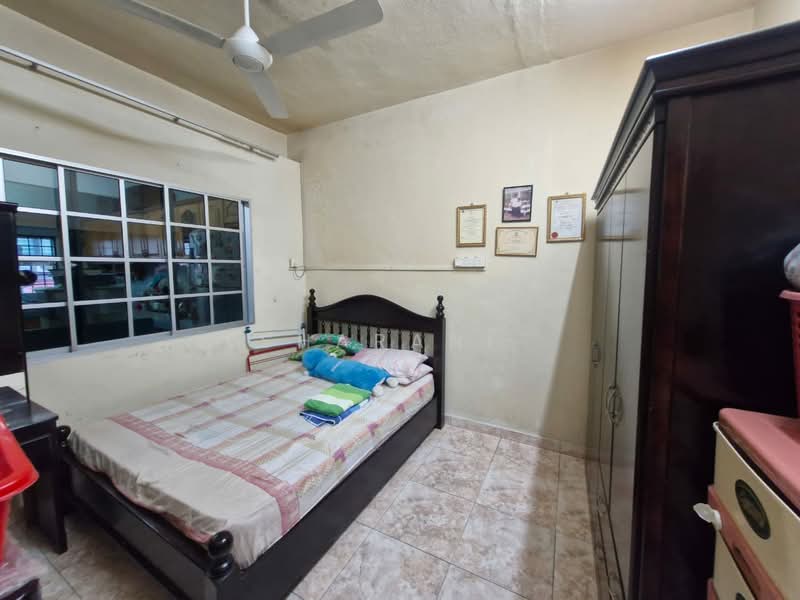 Rumah Teres 2 Tingkat untuk Dijual di Batu 9 (Cheras) - Esharani . - Bedroom - PropertyGuru.com.my