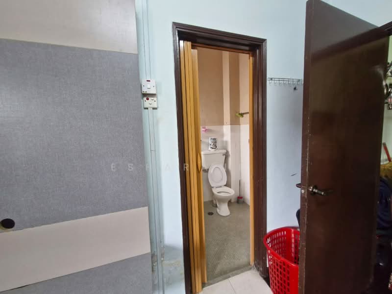 Rumah Teres 2 Tingkat untuk Dijual di Batu 9 (Cheras) - Esharani . - Bathroom - PropertyGuru.com.my