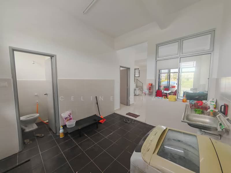 2-storey Terraced House for Sale in Taman Mengkibol (Kluang) - Celine Chai - Bathroom - PropertyGuru.com.my
